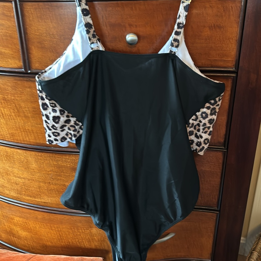 Bathing suit - Picture 2 of 2